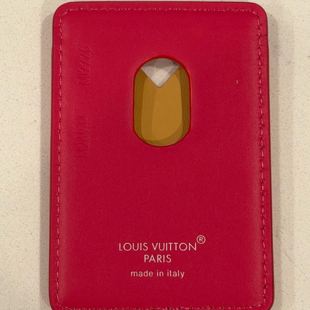 Like new Louis Vuitton pink Card Holder magnetic phone LV - Picture 2 of 3